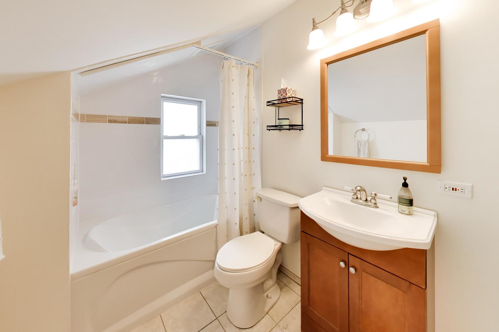 4147 N Dickinson Avenue Property Photo 33