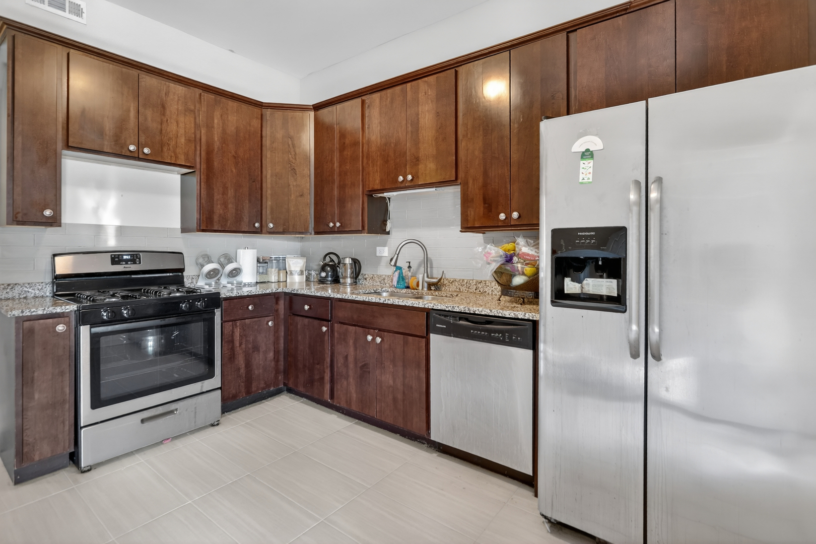 6525 S Vernon Avenue Property Photo 19