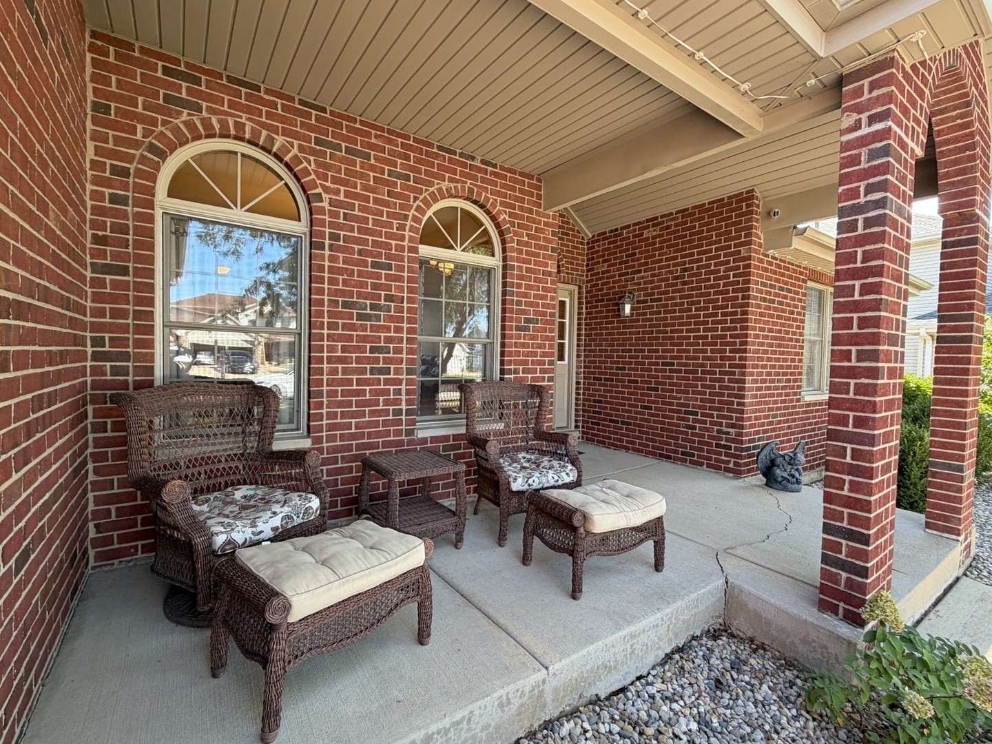 1024 Southcreek Drive Property Photo 2