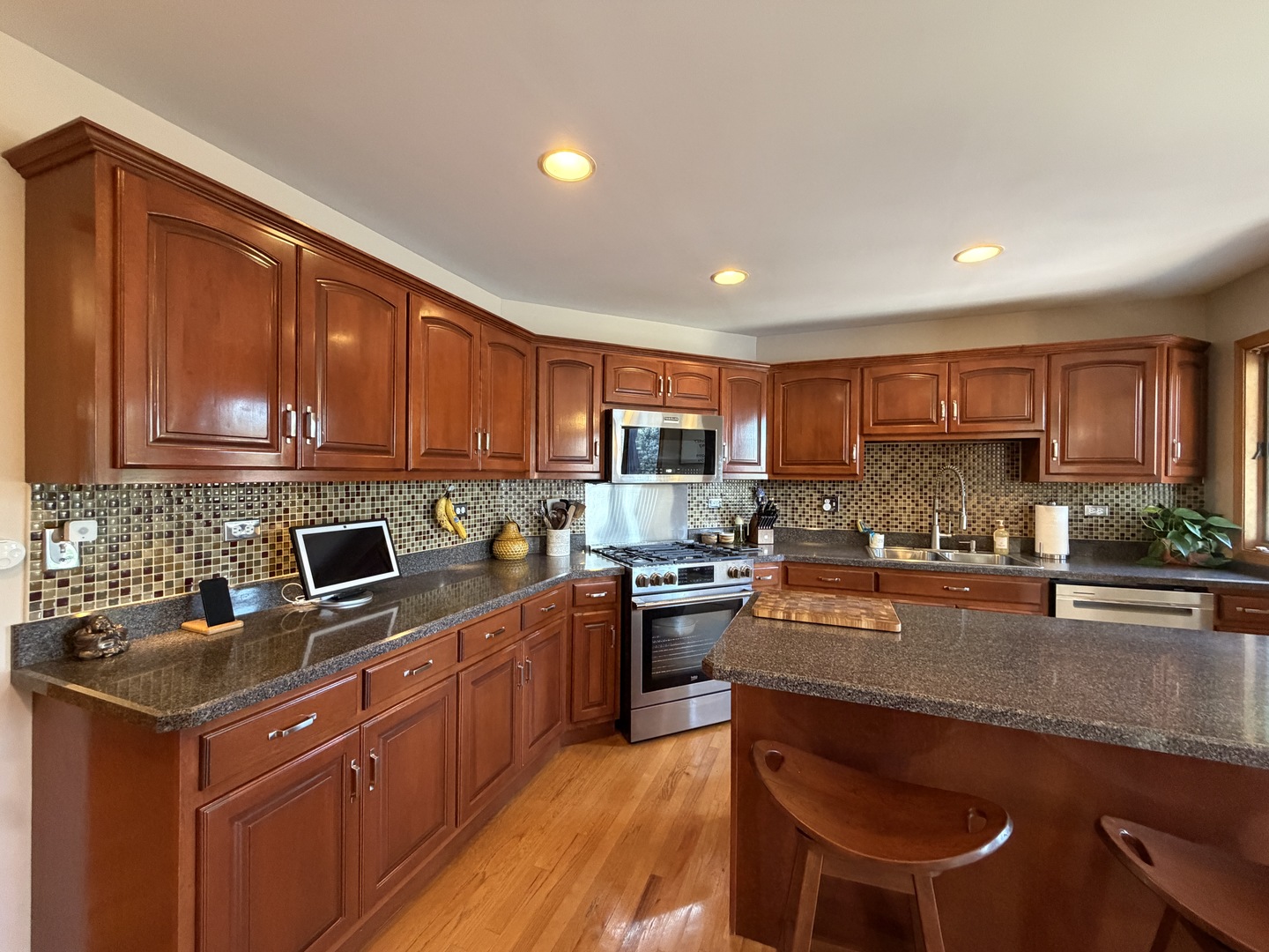 1024 Southcreek Drive Property Photo 11