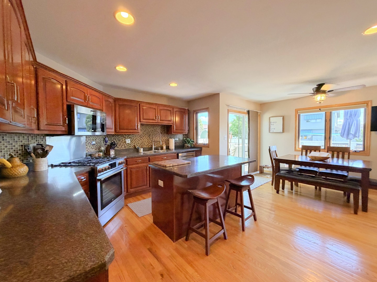 1024 Southcreek Drive Property Photo 13