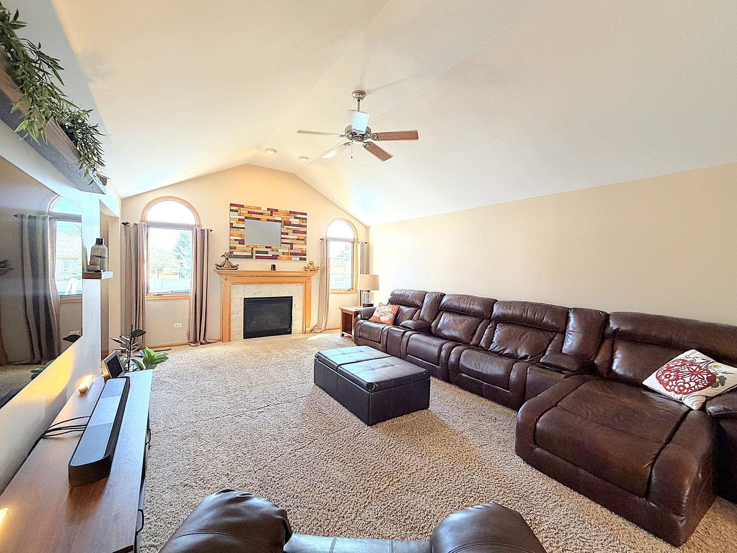 1024 Southcreek Drive Property Photo 18
