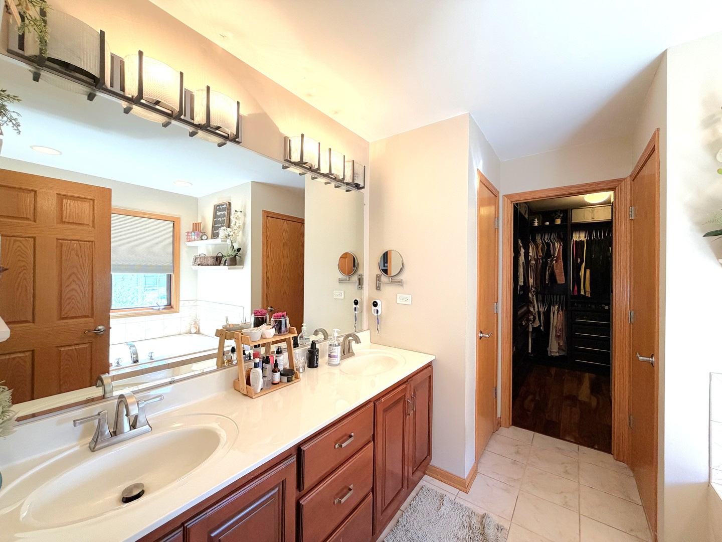 1024 Southcreek Drive Property Photo 23
