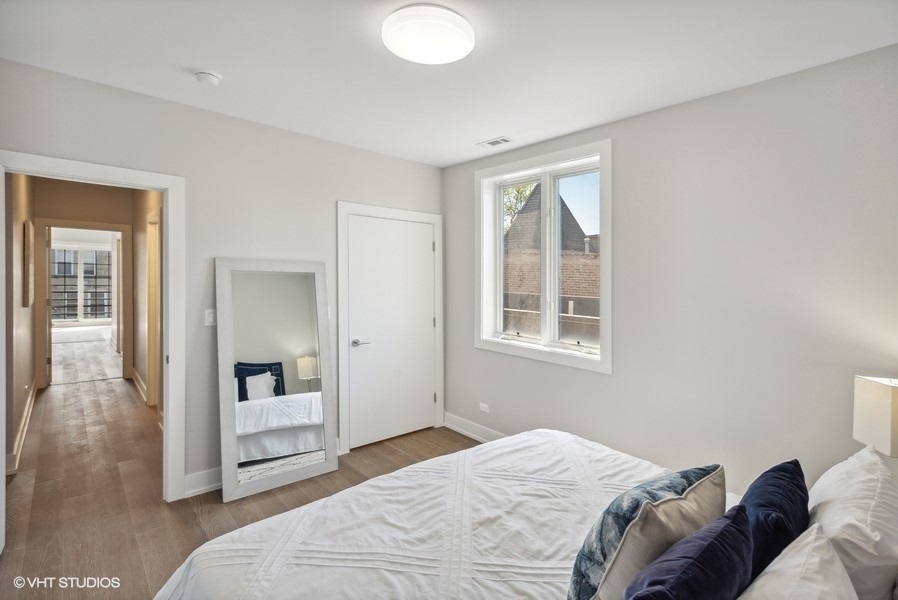 4824 S Champlain Avenue 4 Property Photo 25