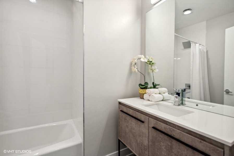 4824 S Champlain Avenue 4 Property Photo 27