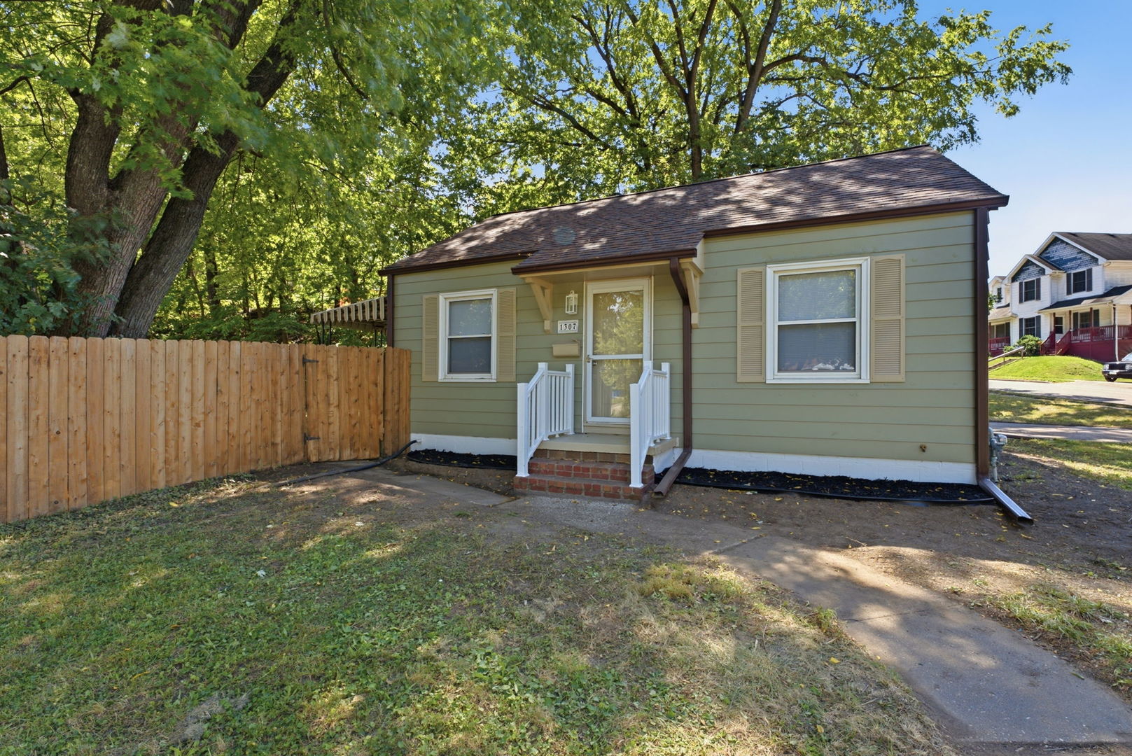 1307 Kirkwood Boulevard Property Photo 1