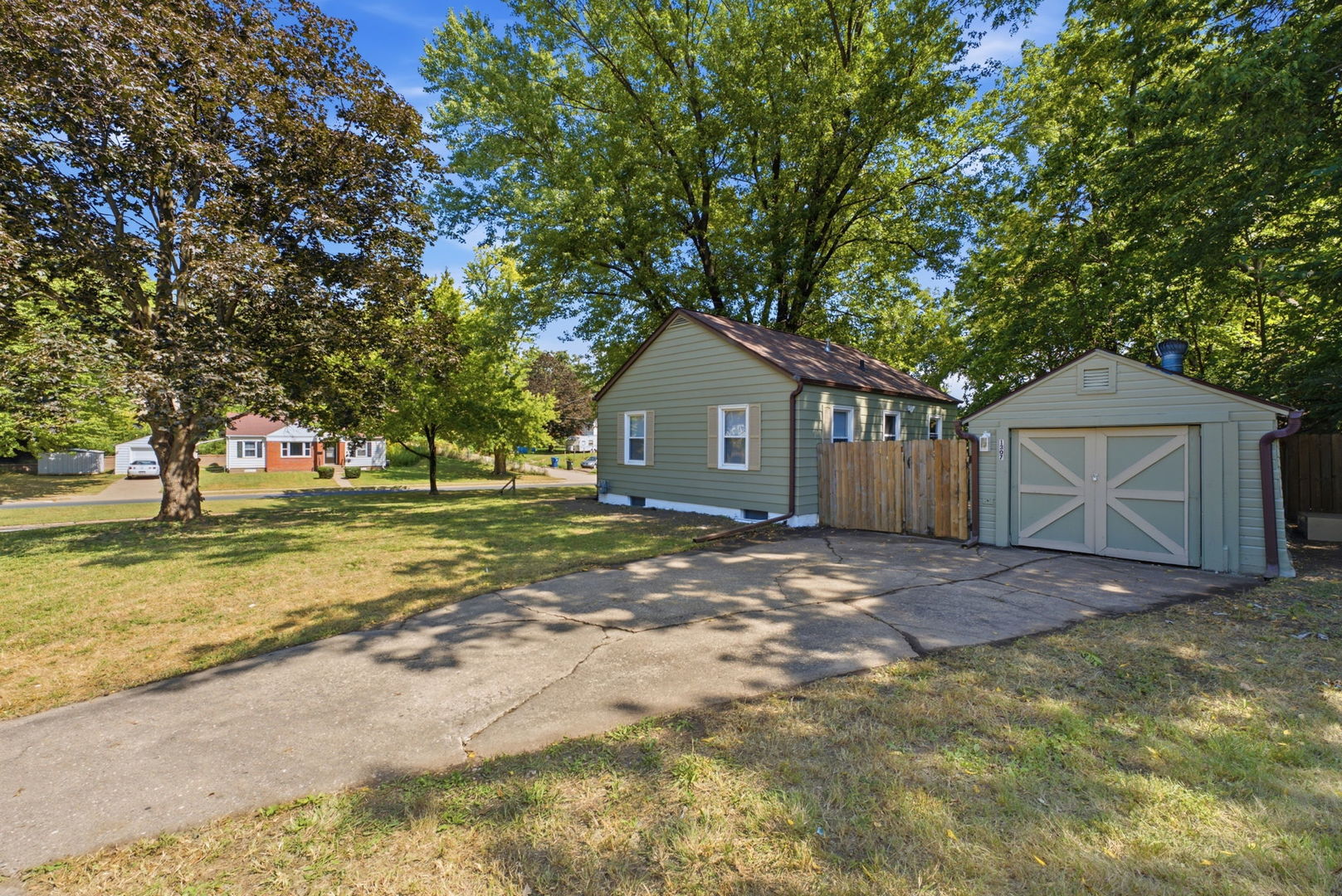 1307 Kirkwood Boulevard Property Photo 3