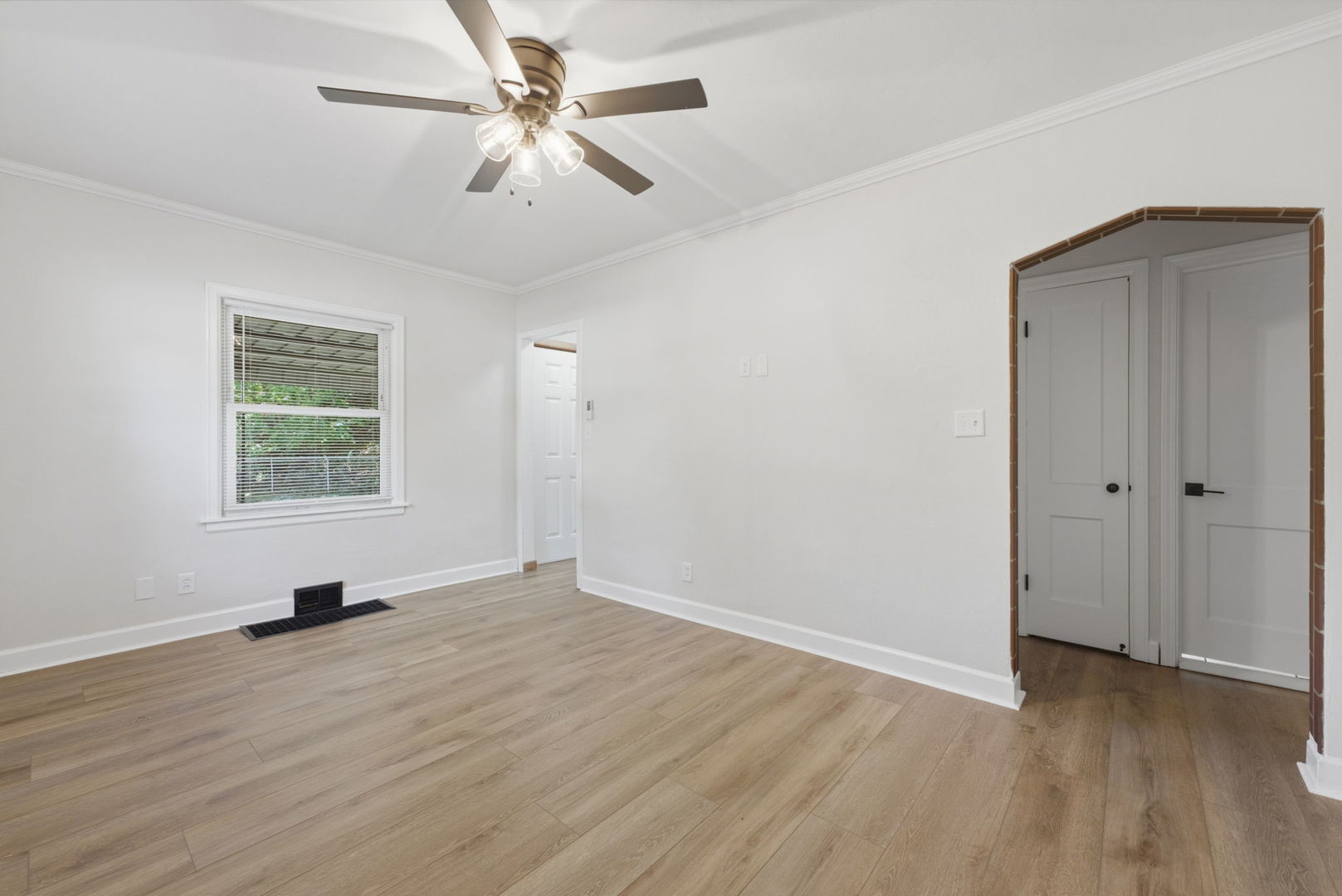 1307 Kirkwood Boulevard Property Photo 6