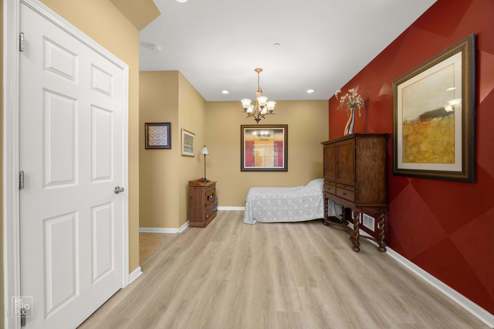 10073 Cummings Street Property Photo 7