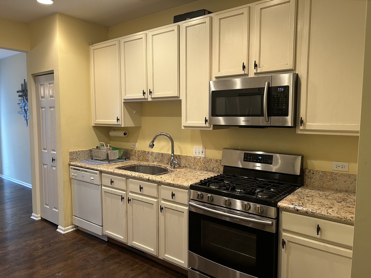 394 Bay Drive Property Photo 2