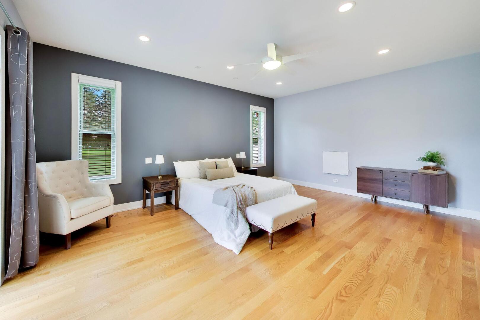 2311 N Arlington Heights Road Property Photo 12