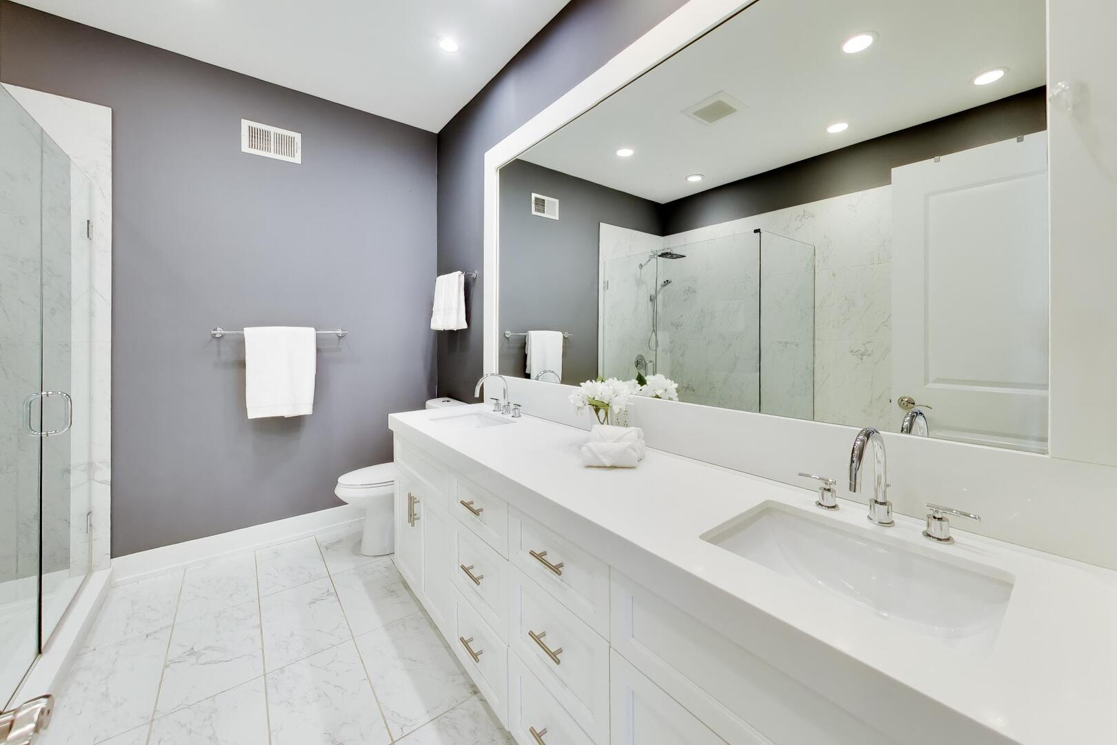 2311 N Arlington Heights Road Property Photo 14