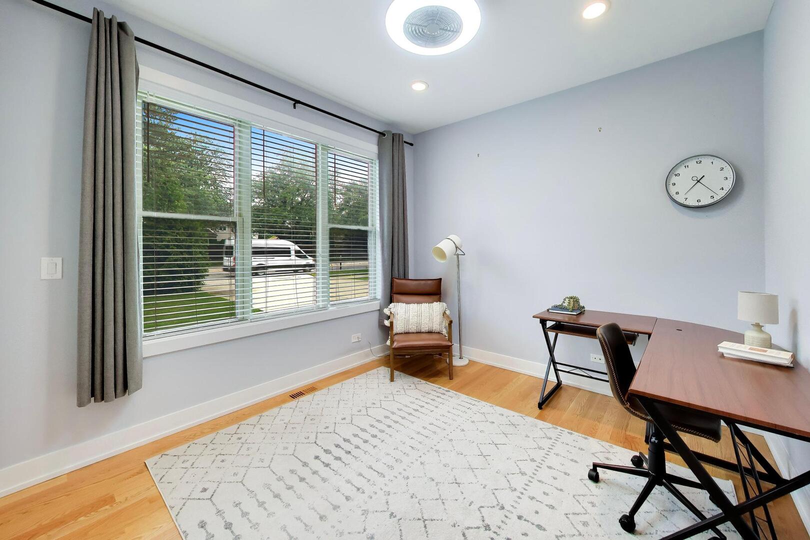 2311 N Arlington Heights Road Property Photo 16
