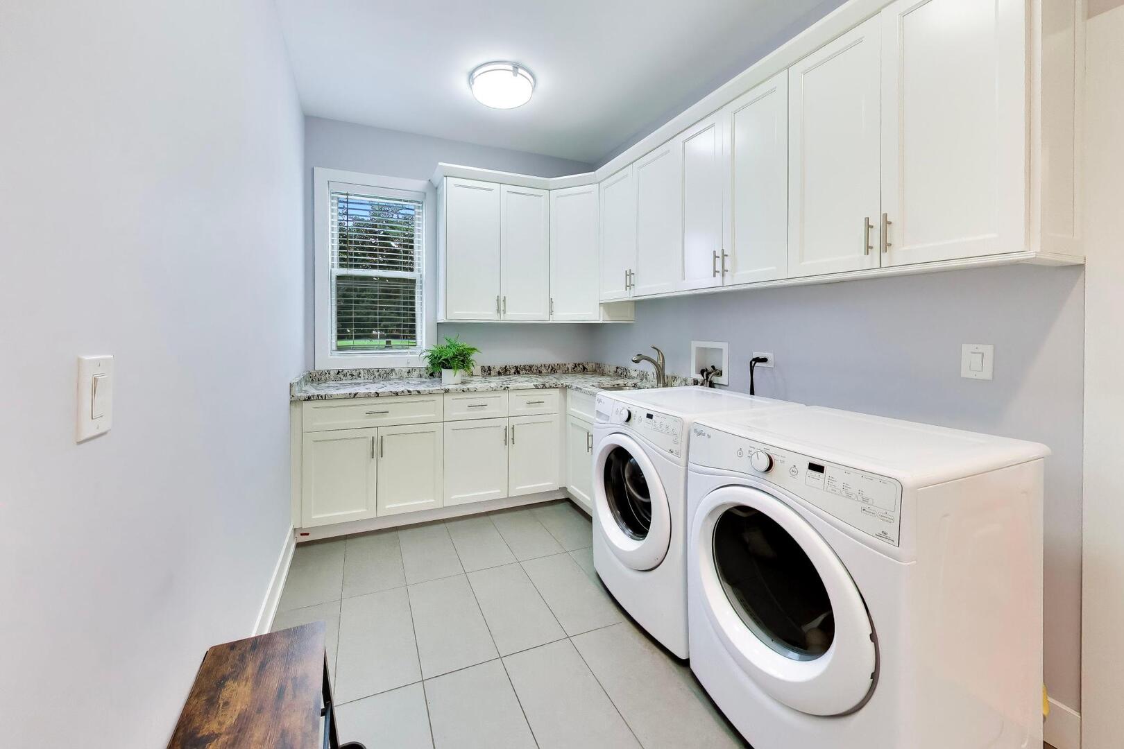 2311 N Arlington Heights Road Property Photo 19
