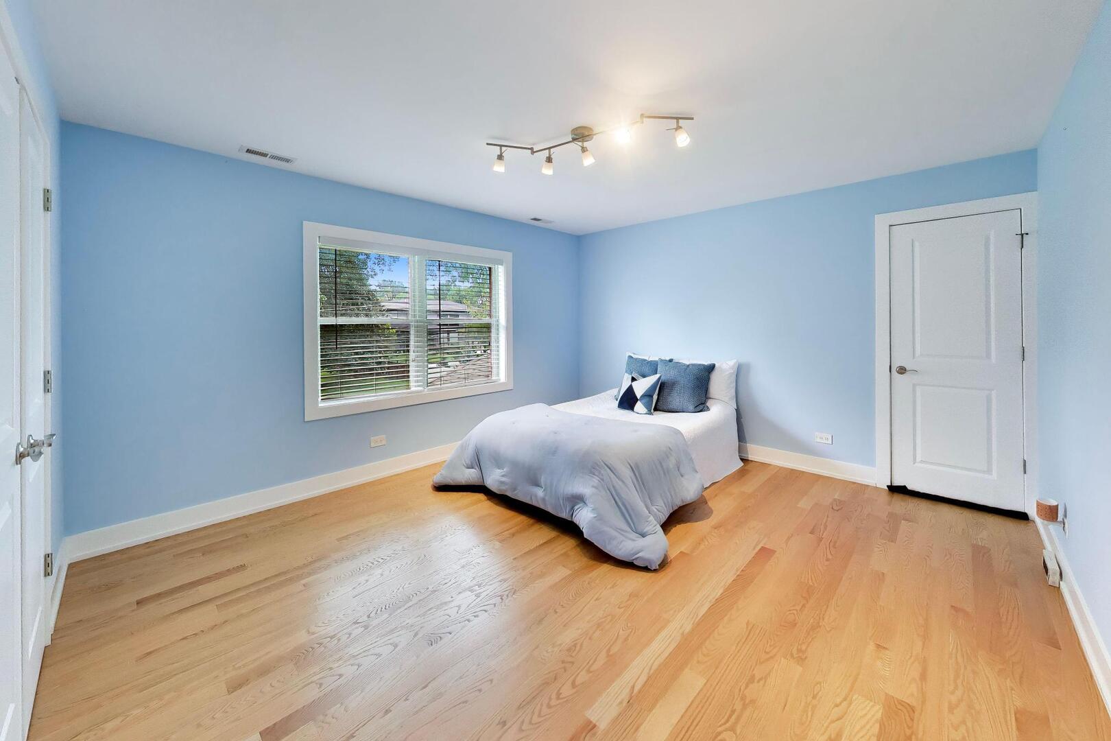 2311 N Arlington Heights Road Property Photo 21