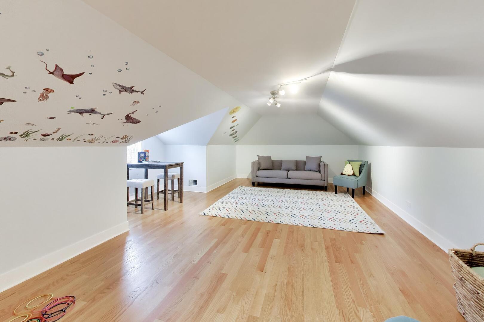 2311 N Arlington Heights Road Property Photo 27