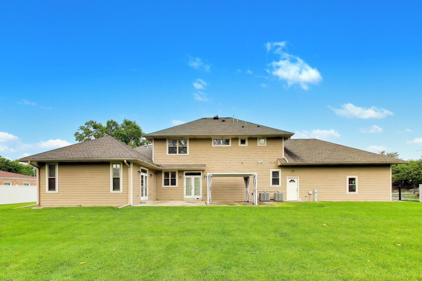 2311 N Arlington Heights Road Property Photo 31