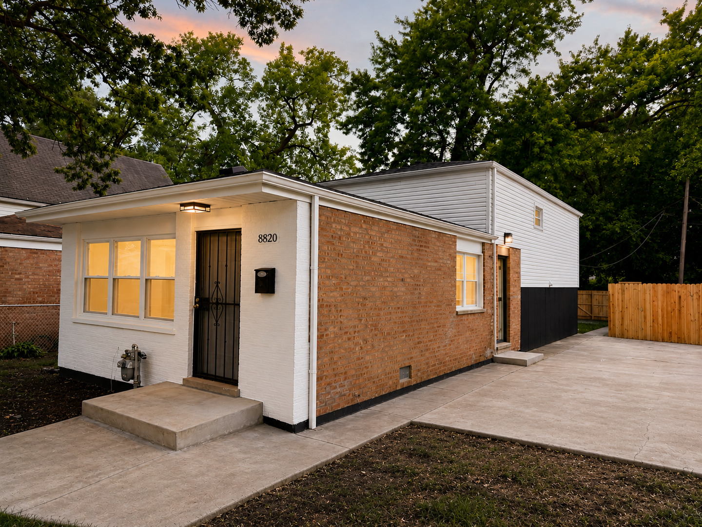8820 S Princeton Avenue Property Photo 1