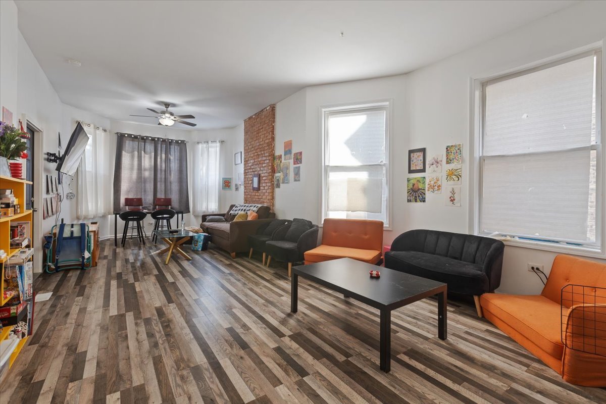 1944 S Springfield Avenue Property Photo 5