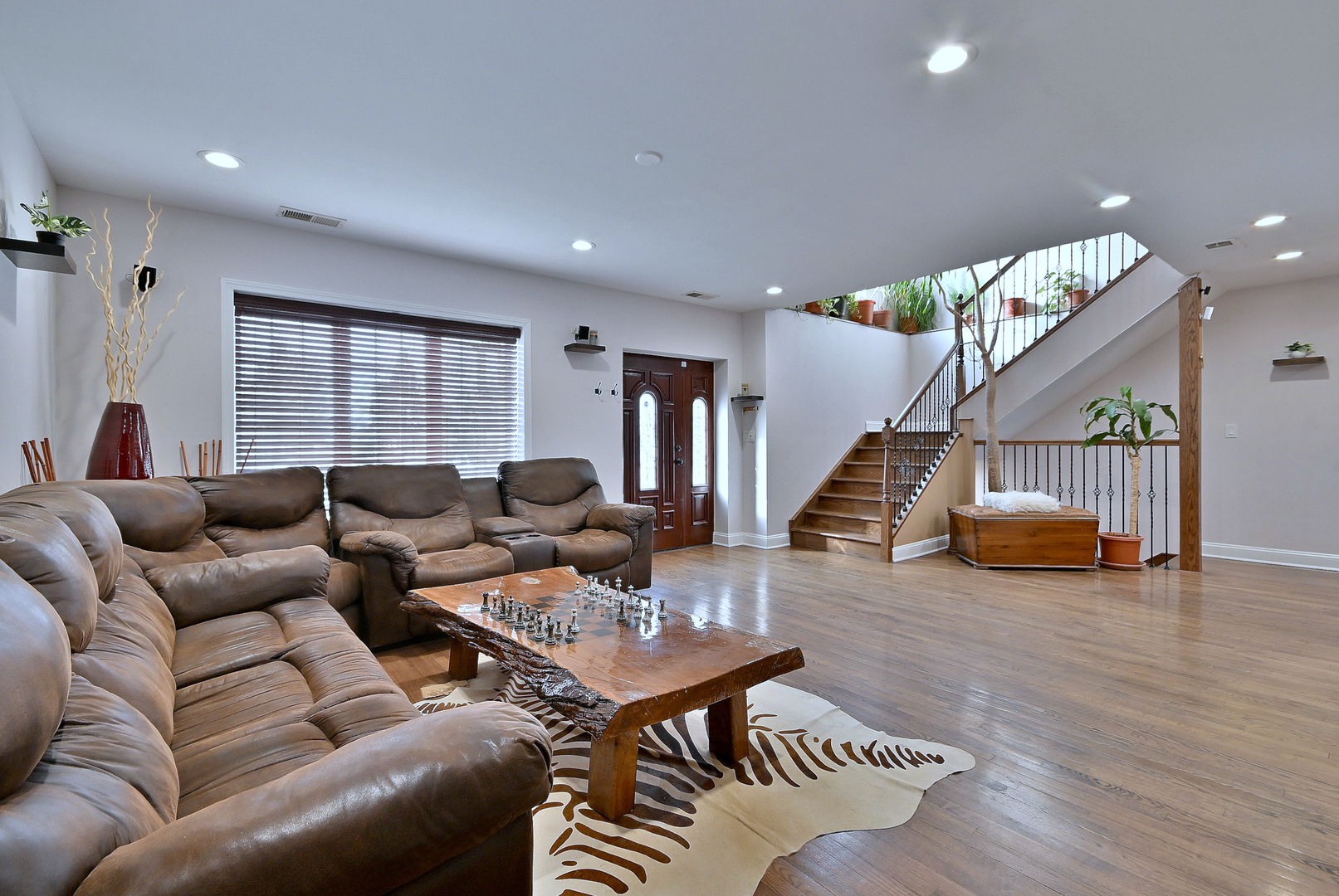 9730 Reeves Court Property Photo 6