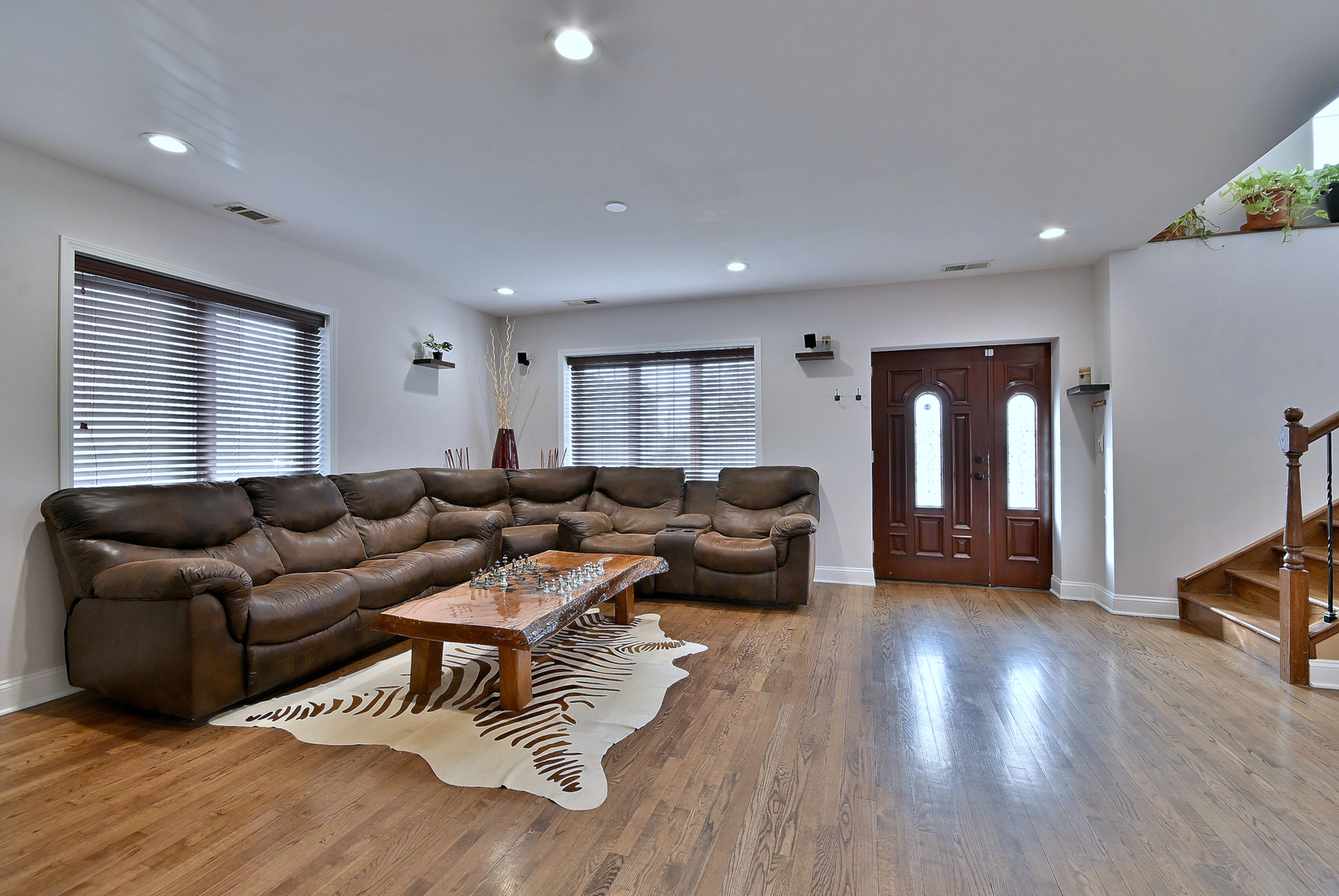9730 Reeves Court Property Photo 7