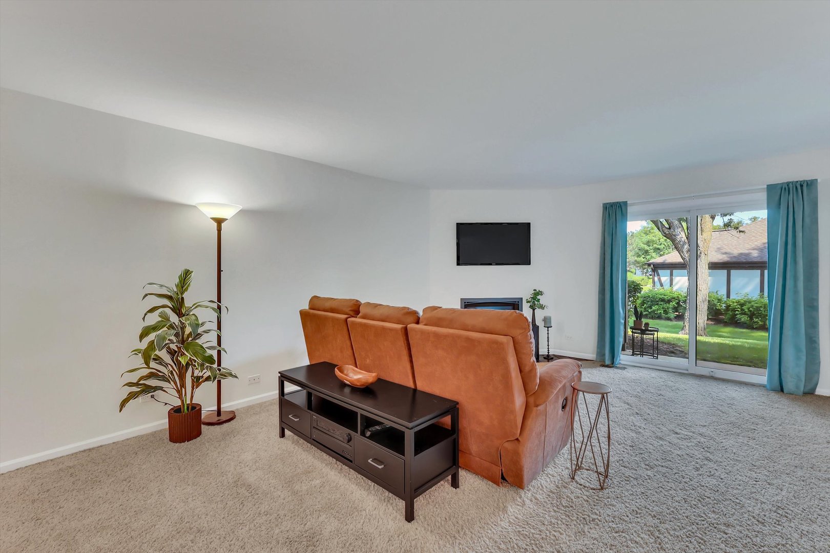 1374 Williamsburg Drive B1 Property Photo 5