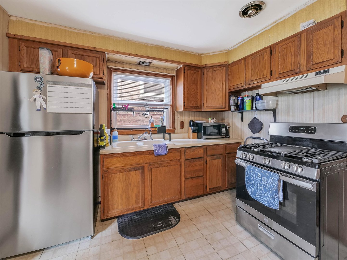 2408 Spruce Street Property Photo 4