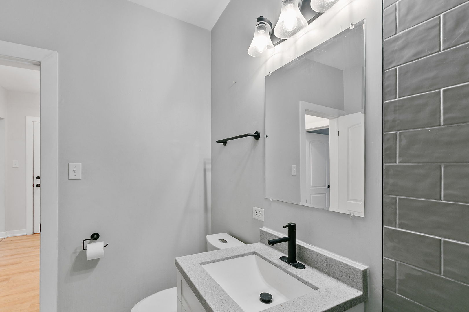 918 W Sunnyside Avenue 1b Property Photo 17