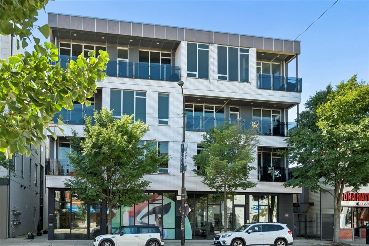 1809 W Chicago Avenue 4s Property Photo 1