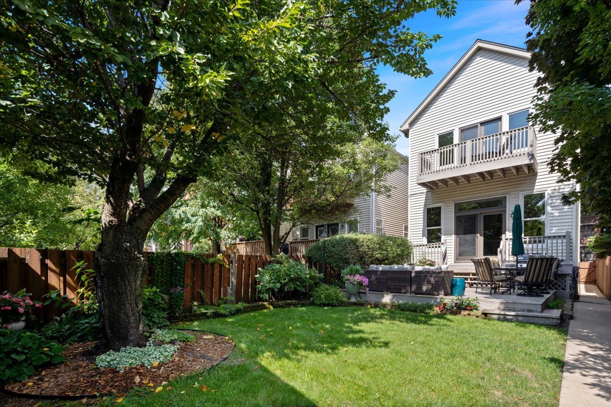 331 W Evergreen Avenue Property Photo 2