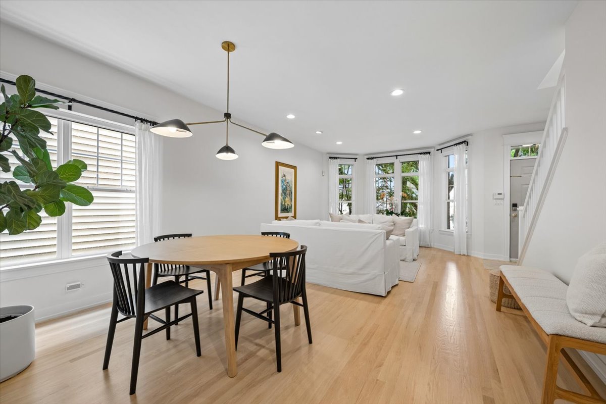 331 W Evergreen Avenue Property Photo 6
