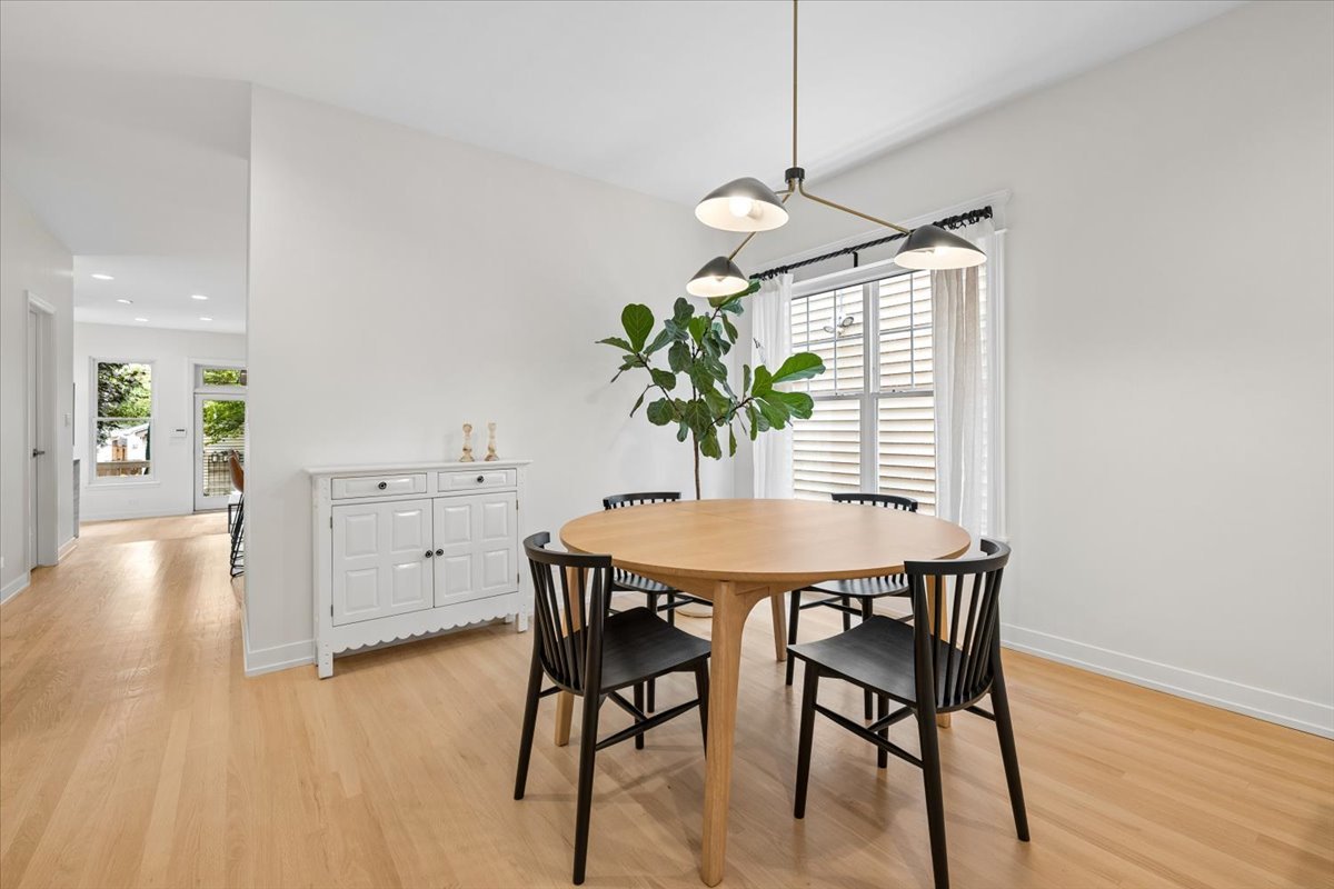 331 W Evergreen Avenue Property Photo 7
