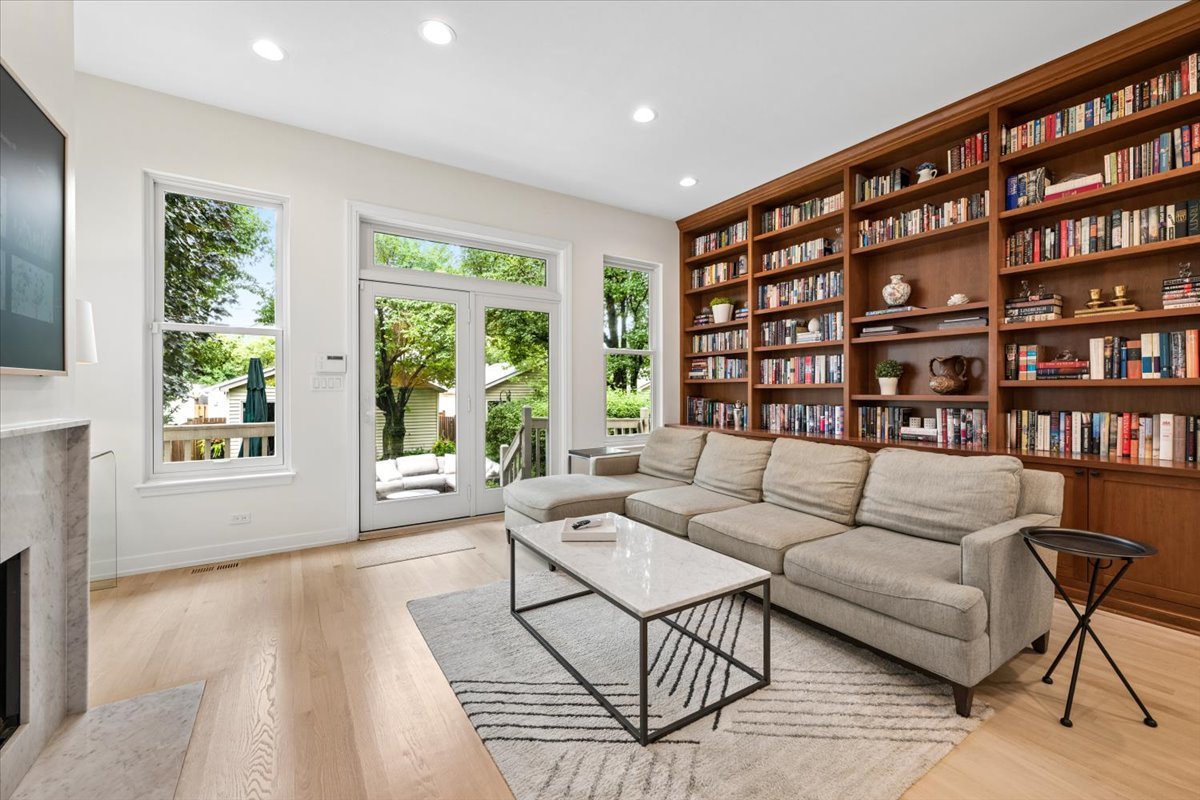 331 W Evergreen Avenue Property Photo 15