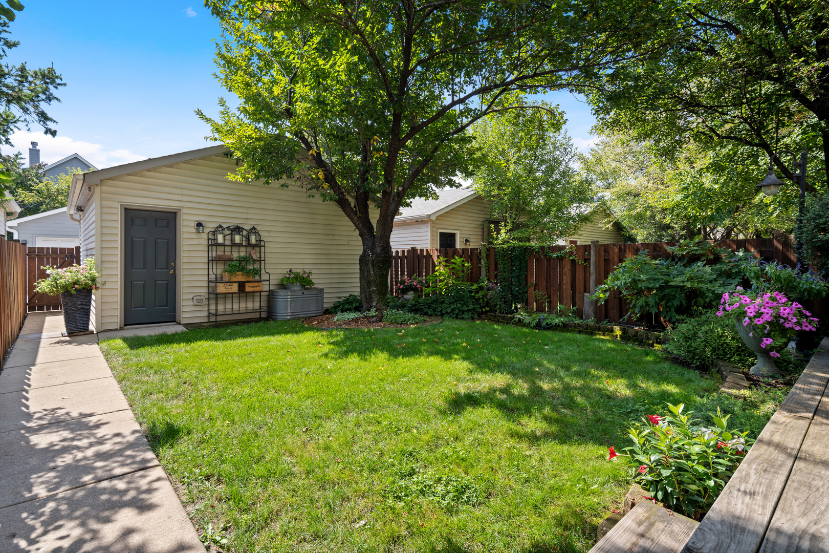 331 W Evergreen Avenue Property Photo 36
