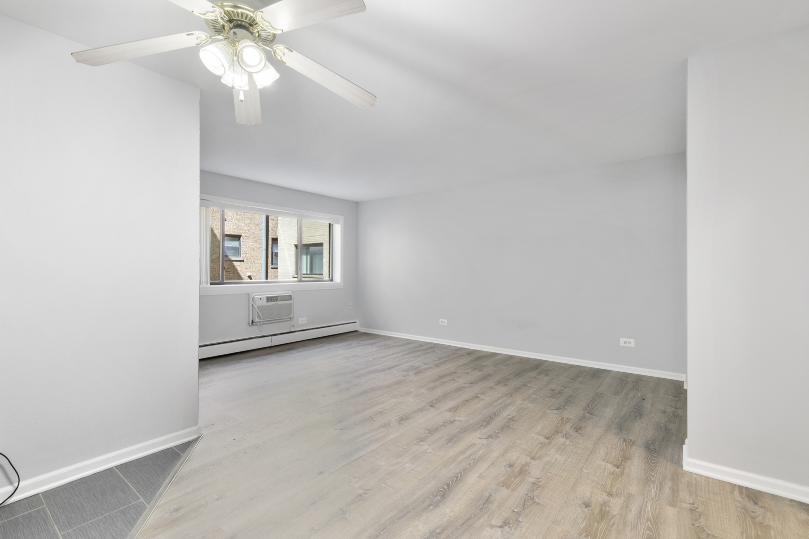 6001 N Kenmore Avenue 206 Property Photo 5