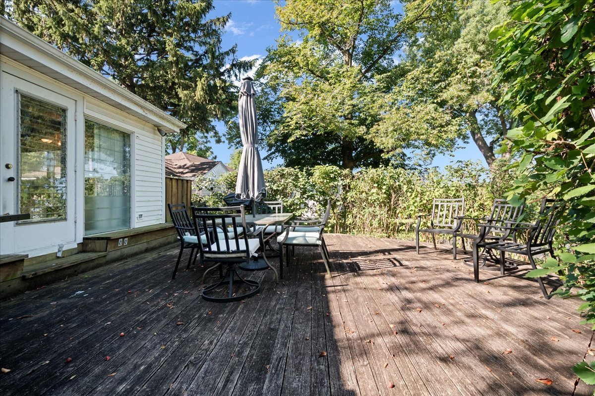 100 Green Bay Road Property Photo 18