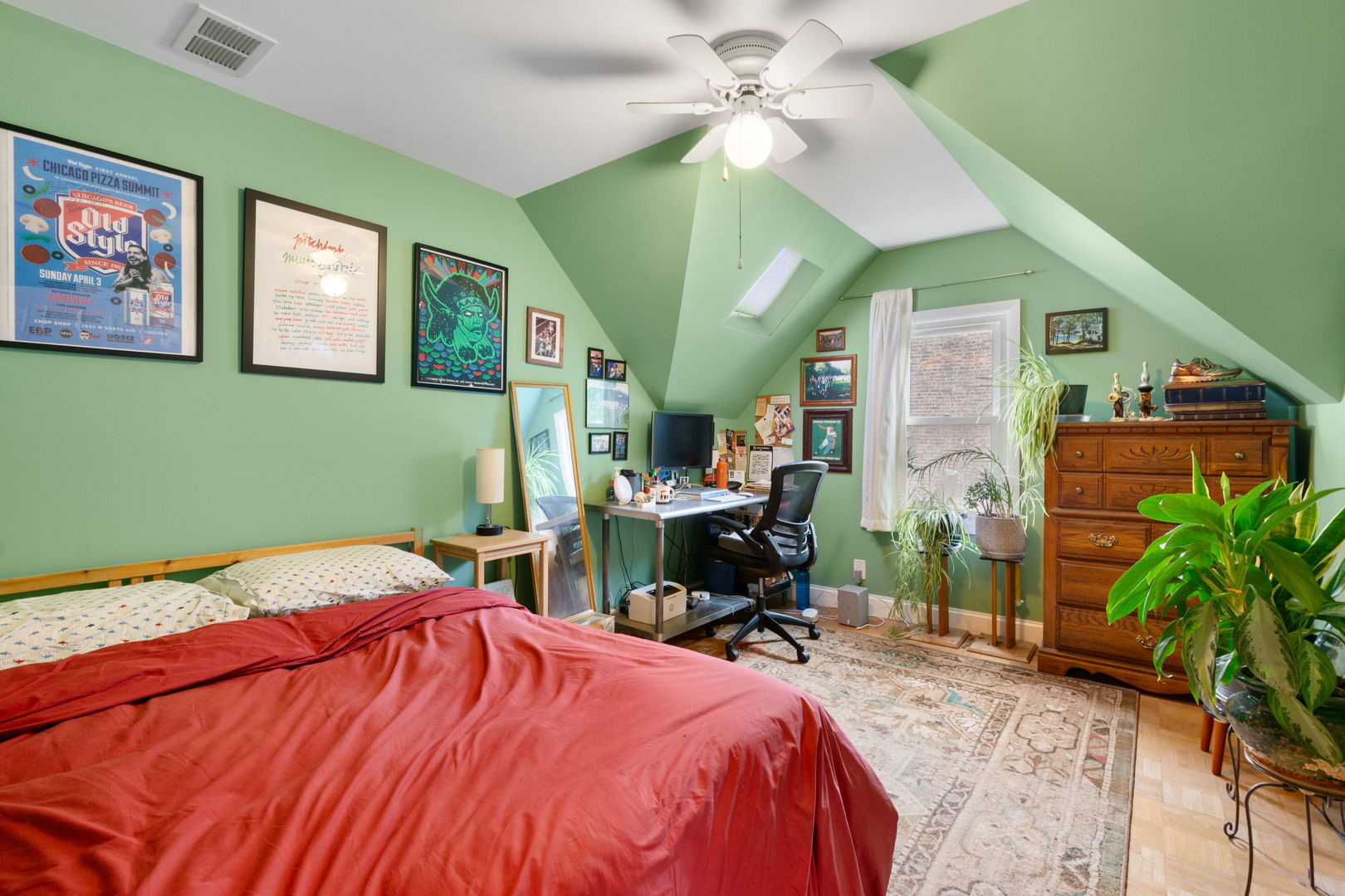 2833 N Francisco Avenue Property Photo 13