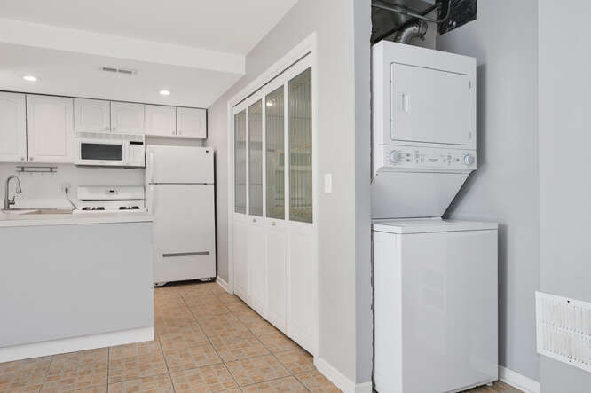 2833 N Francisco Avenue Property Photo 27