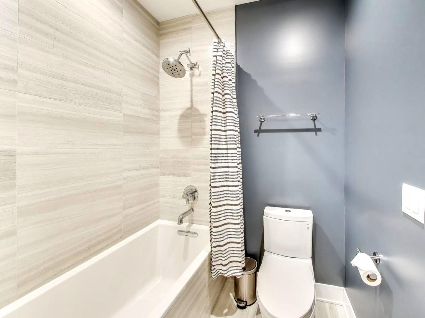 6 N Carpenter Street 5b Property Photo 24