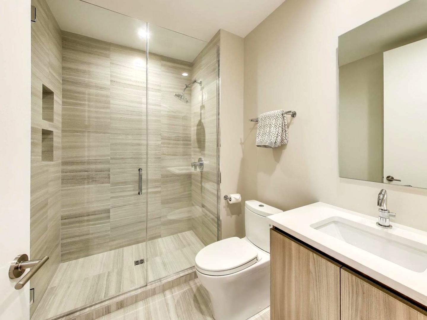 6 N Carpenter Street 5b Property Photo 27