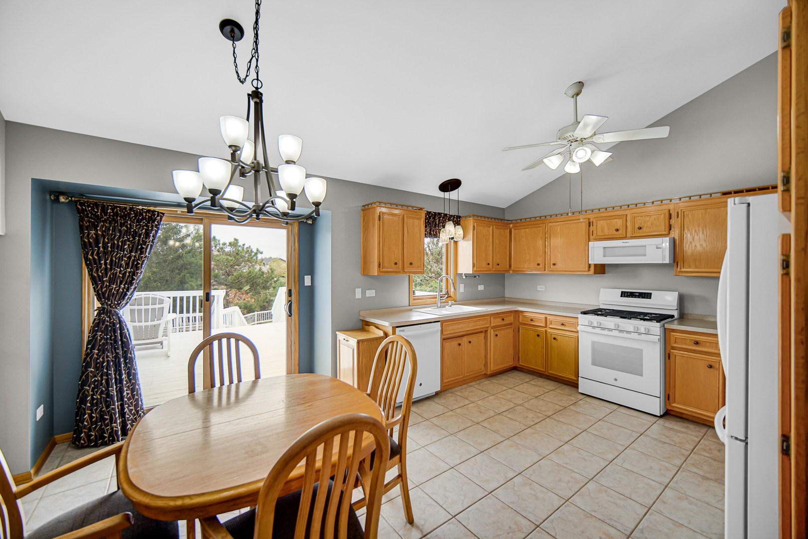 8544 Meadows Edge Trail Property Photo 13