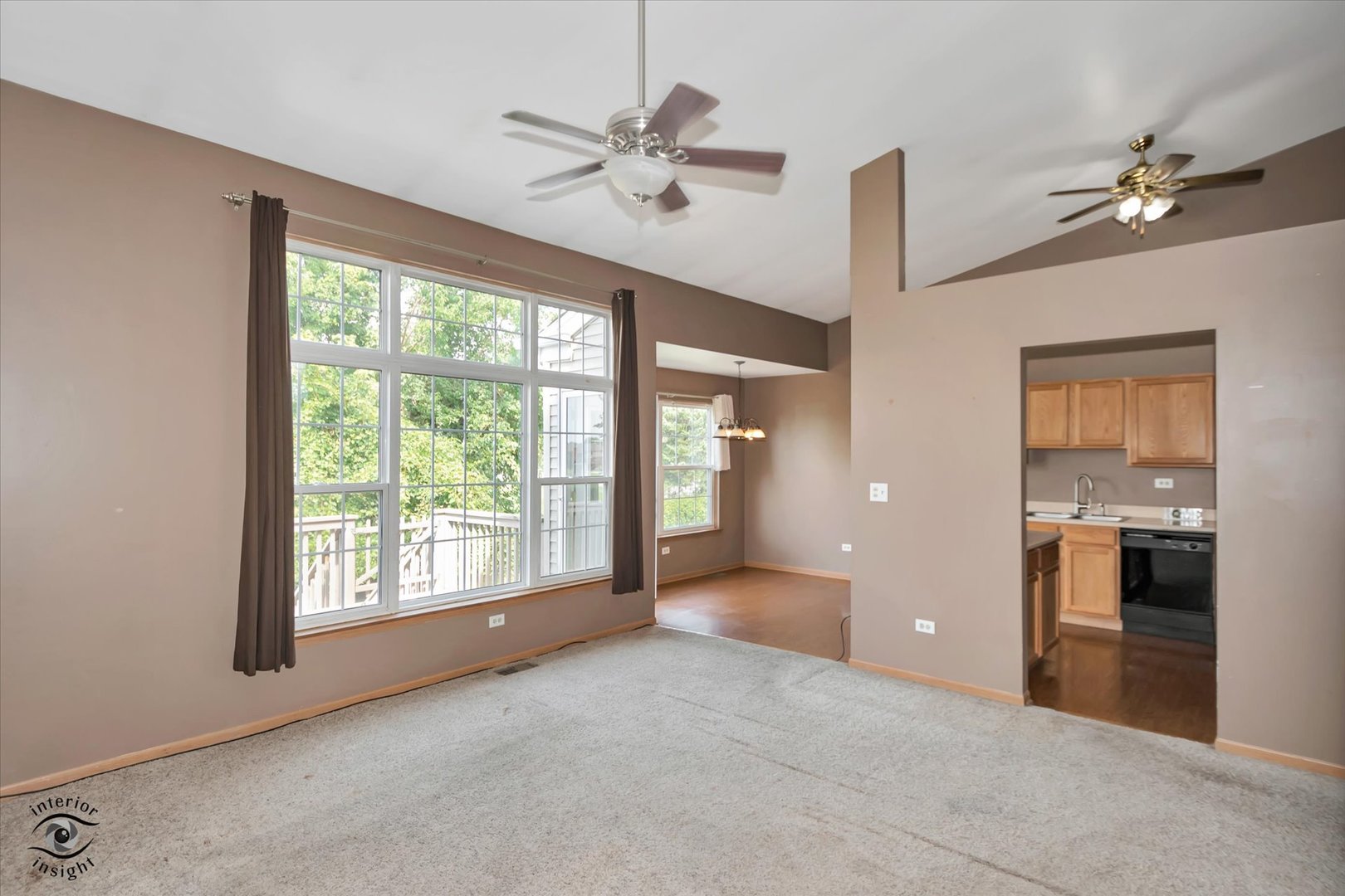 16006 Golfview Drive Property Photo 3