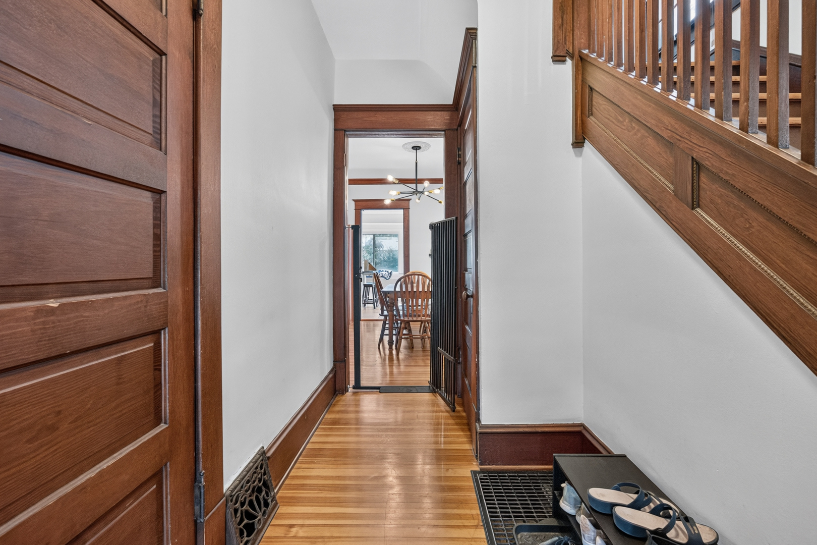 614 W Oakland Avenue Property Photo 2