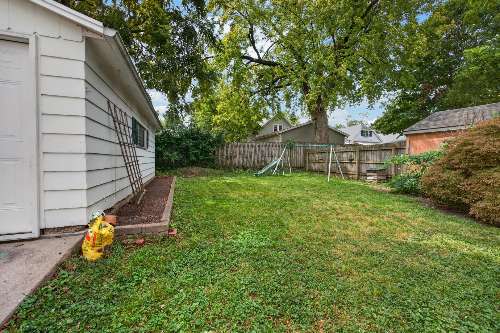 614 W Oakland Avenue Property Photo 32