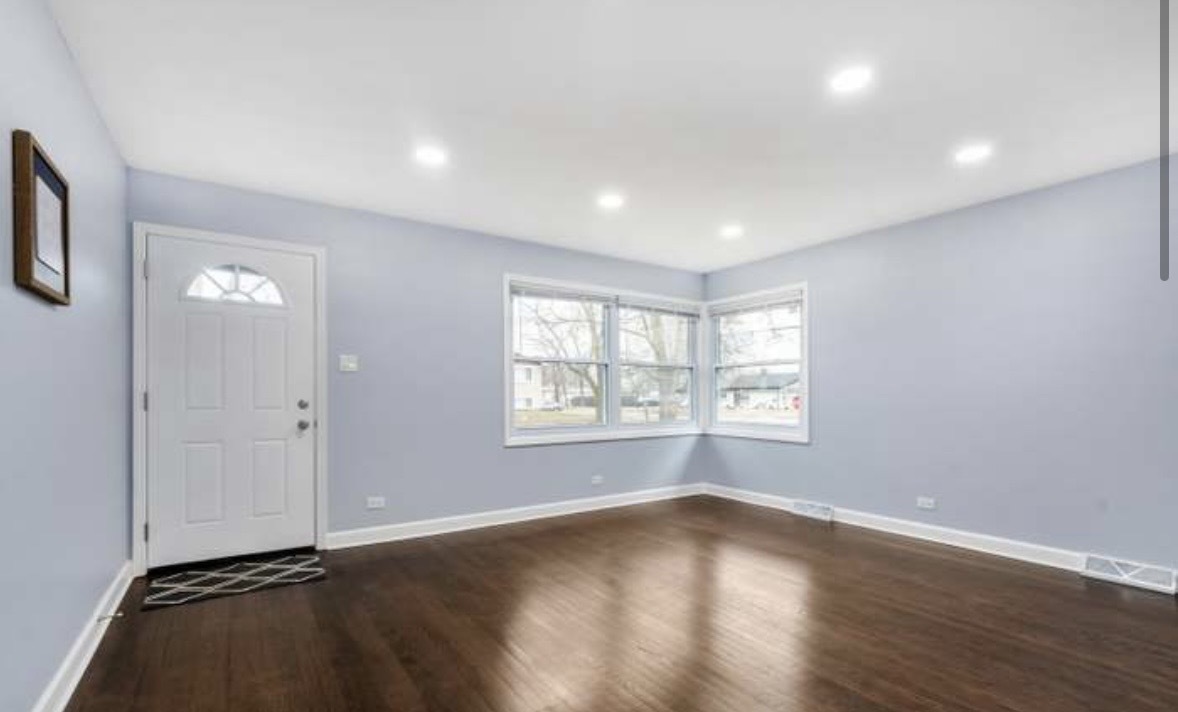 16454 Winchester Avenue Property Photo 2