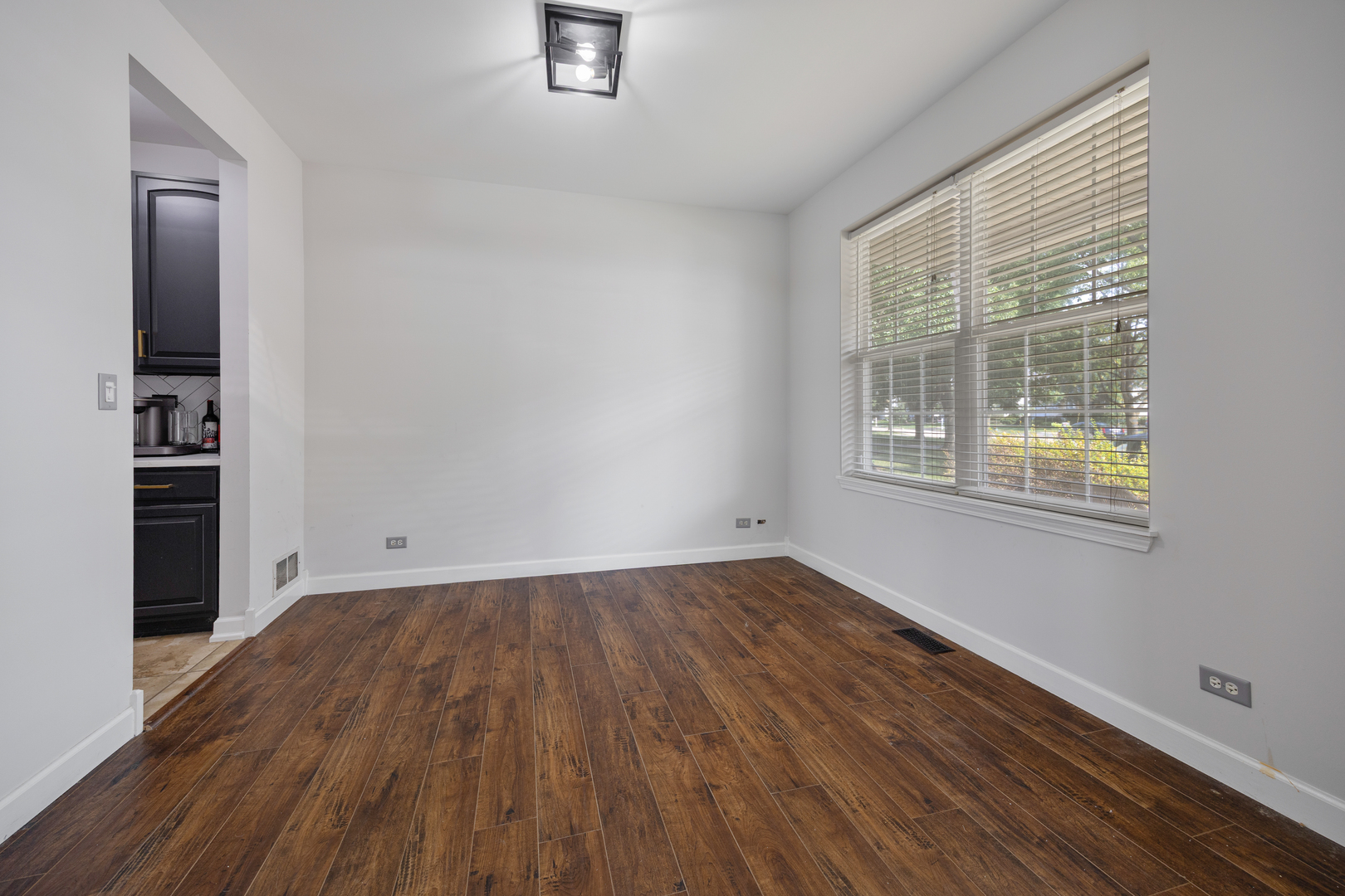 2597 Barnhart Street Property Photo 4