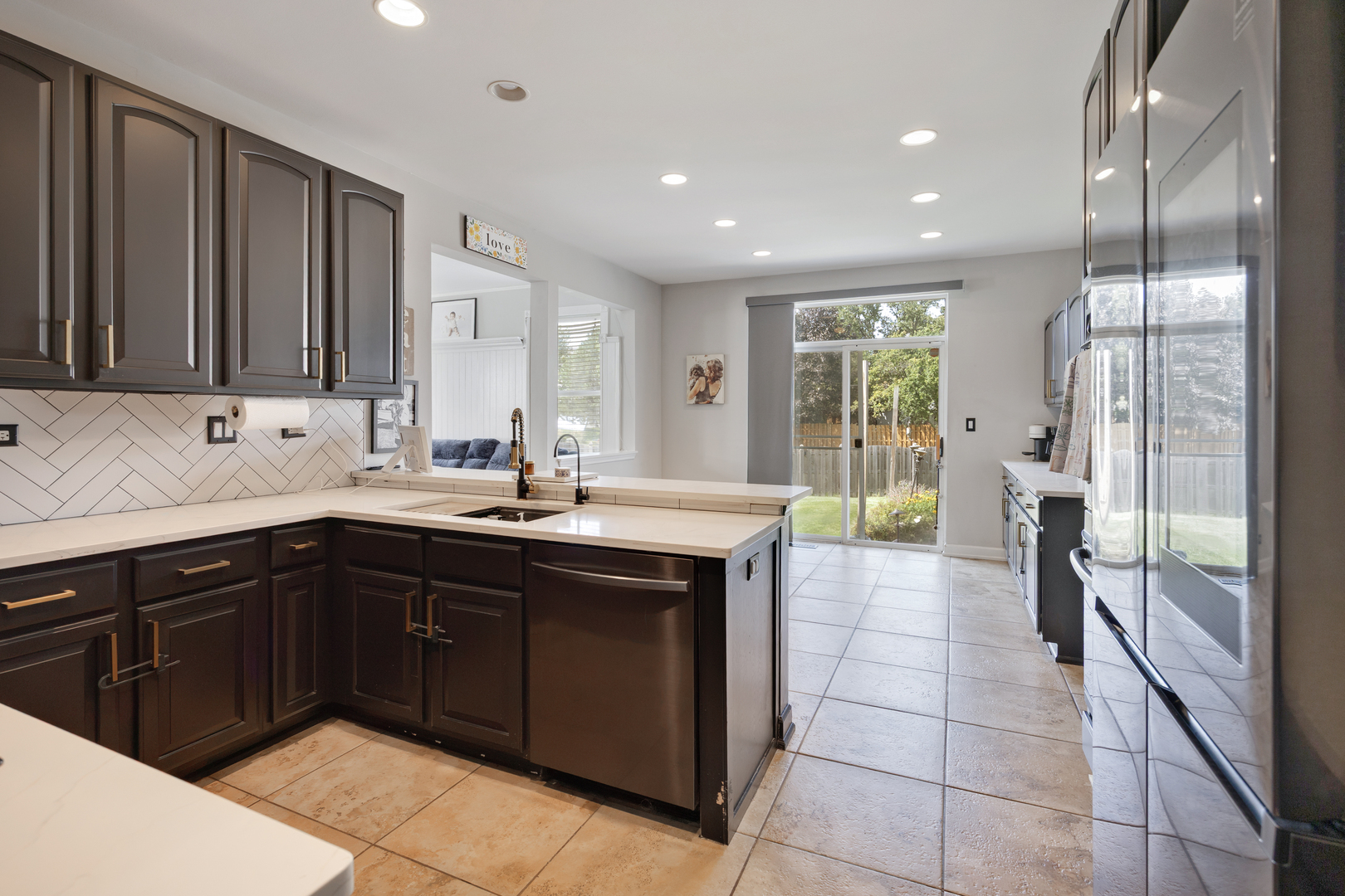 2597 Barnhart Street Property Photo 6