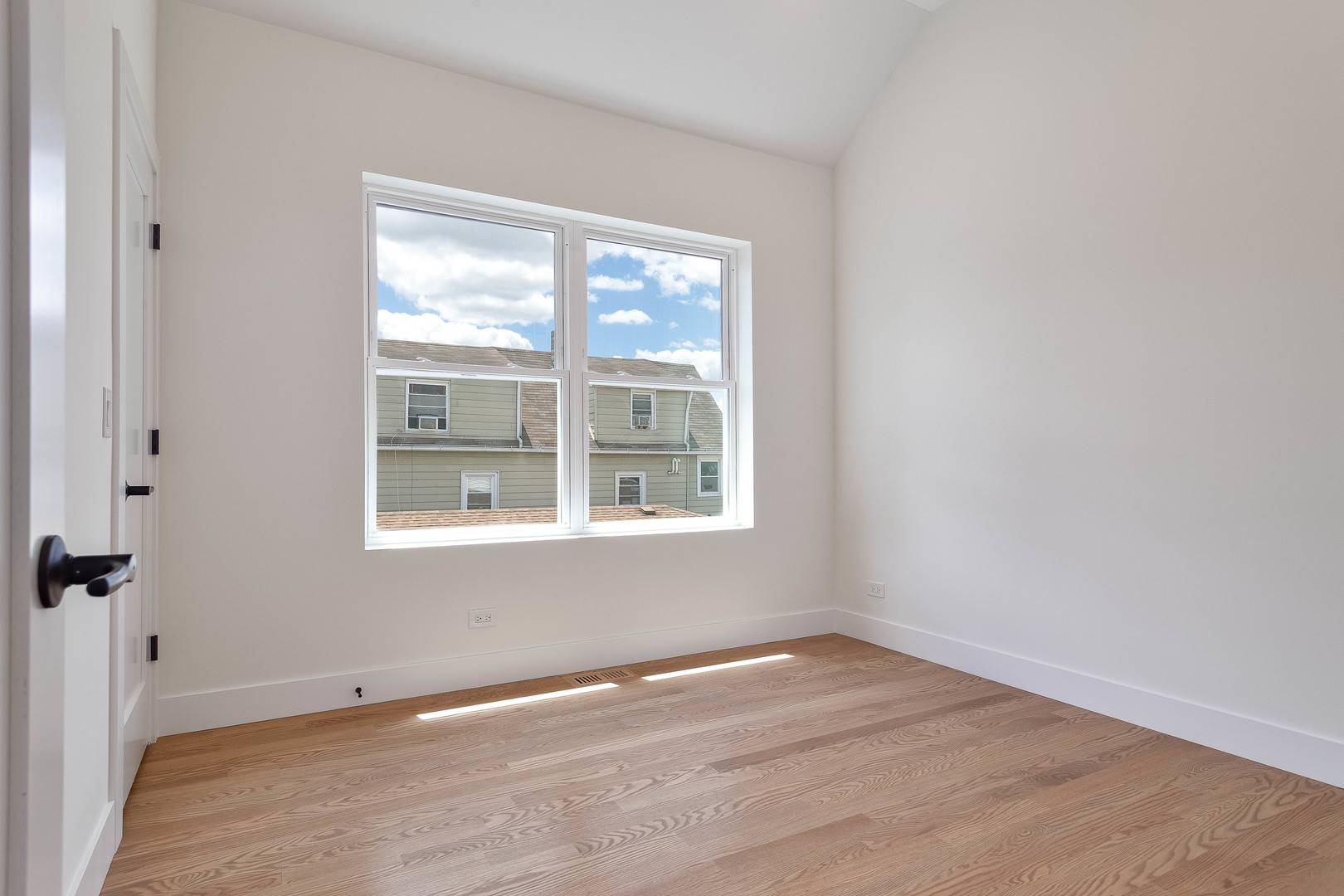 5000 W Argyle Street Property Photo 22