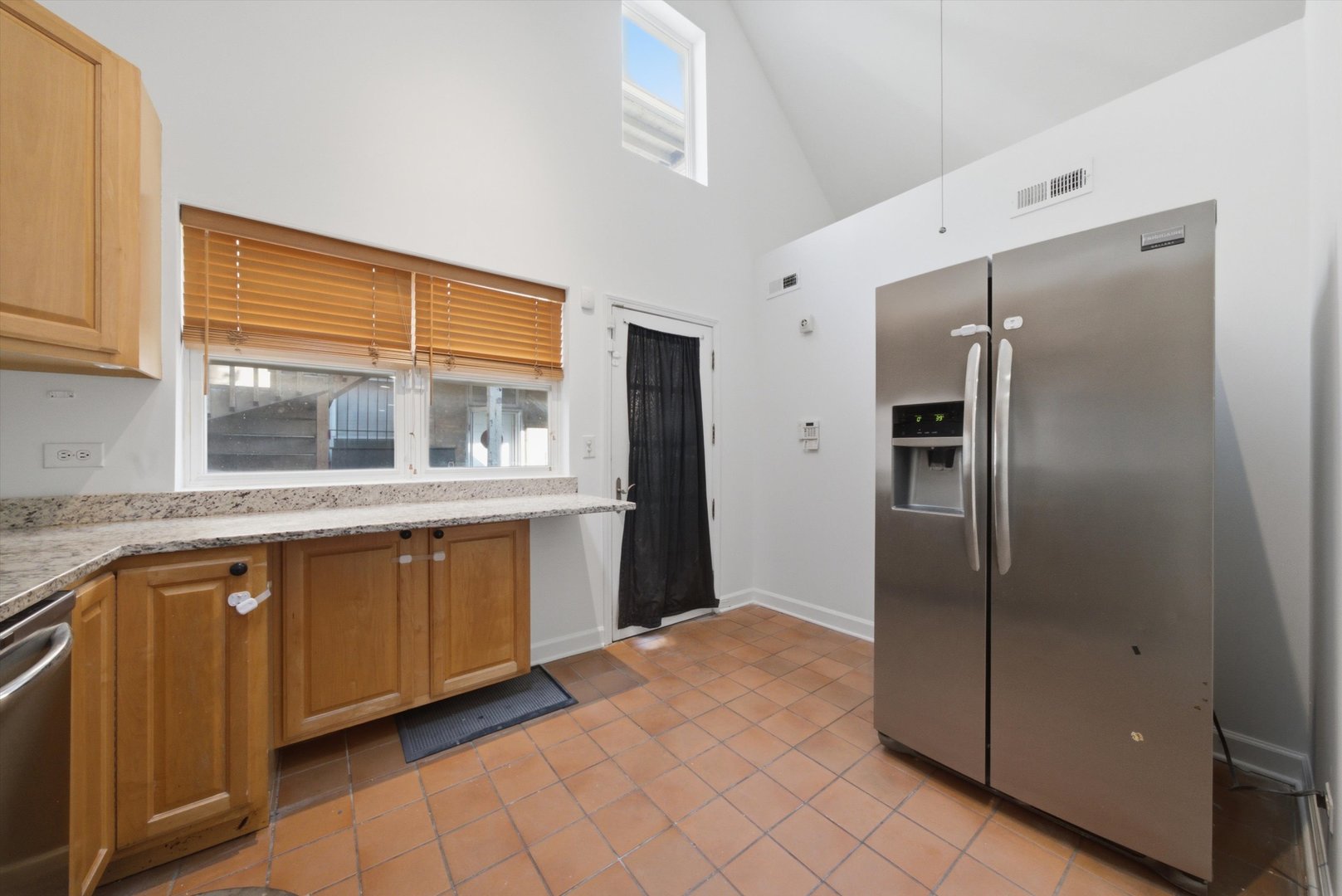 2100 N Damen Avenue 2r Property Photo 5