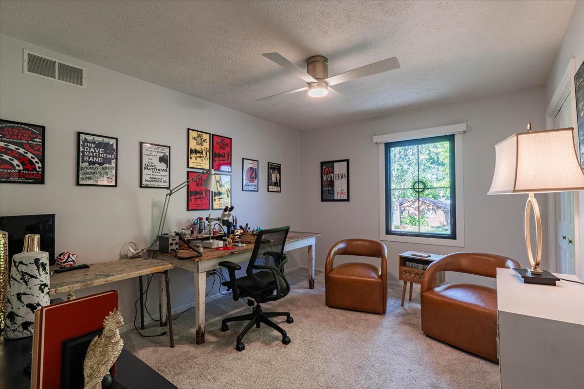 2202 Hedgewood Drive Property Photo 22